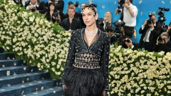 "وارنر ميوزيك غروب" تطلق مشروعا موسيقيا يعتمد على الذكاء الاصطناعي