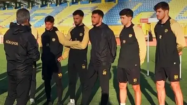 نادٍ تركي في أزمة بعد إيقاف 17 لاعبا في فضيحة مراهنات.. ما القصة؟