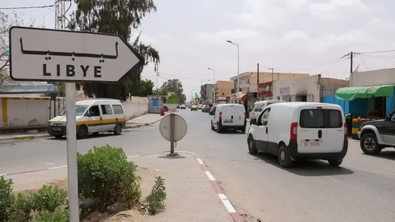 استمرار إغلاق معبر رأس جدير يهدد اقتصادي تونس وليبيا