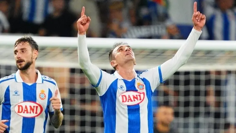 الدوري الإسباني - إسبانيول يهزم مايوركا ويطارد برشلونة وريال مدريد