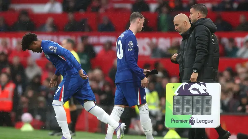 سبب استبدال كول بالمر المبكر أمام مانشستر يونايتد.. إصابة متجددة وقرارات اضطرارية