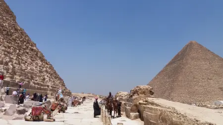 related_news_inside_blogsالسياحة في مصر تسجّل قفزة قياسية في الربع الأول