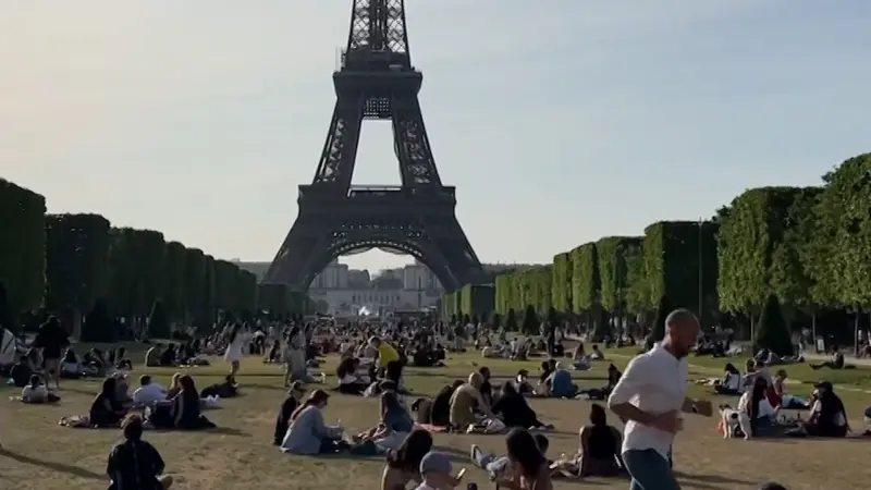 فيديو - خطة حكومية لنقل آلاف المشردين إلى خارج باريس