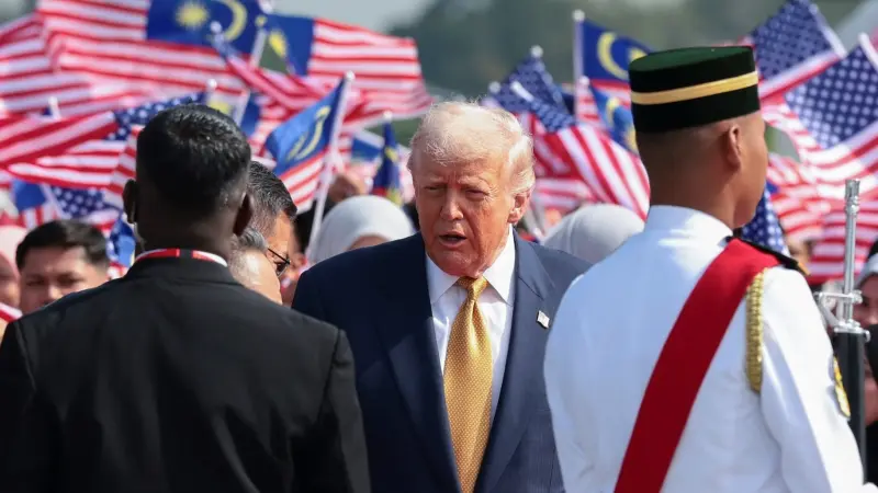 قبيل قمته المرتقبة مع جين بينغ.. ترامب يصل اليابان ضمن جولته الآسيوية