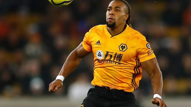 مدرب يمنع لاعبه من رفع الأثقال.. ما القصة؟