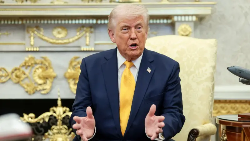 "أكسيوس": ترامب يدرس الاستيلاء على جزيرة خرج لفتح مضيق هرمز