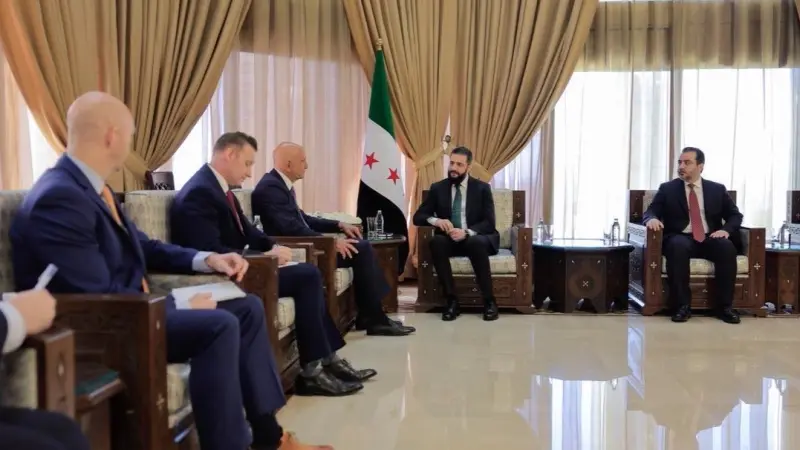 برّاك: اشتباكات حلب تهدد اتفاق دمج "قسد" مع دمشق