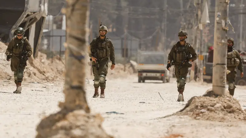 فيديو - "إلى زوال".. فلسطيني يصرخ في وجه جنود إسرائيليين