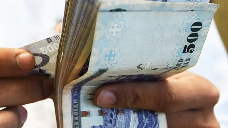 سعر الريال اليمني مقابل السعودي اليوم الخميس 30/10/2025.. استمرار التفاوت بين عدن وصنعاء