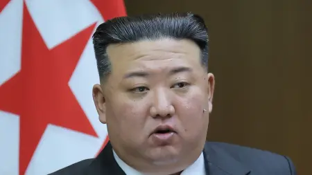 related_news_inside_blogsفيديو - كيم جونغ أون يقود بنفسه قاذفة صواريخ