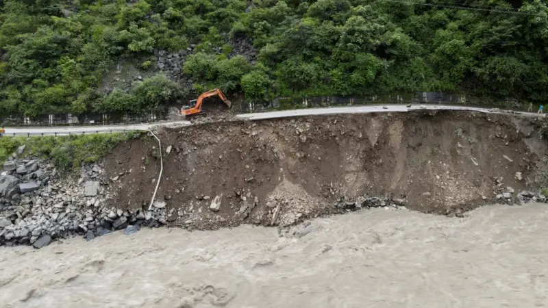 عدد ضحايا فيضانات الهند يرتفع وسط استمرار جهود الإنقاذ