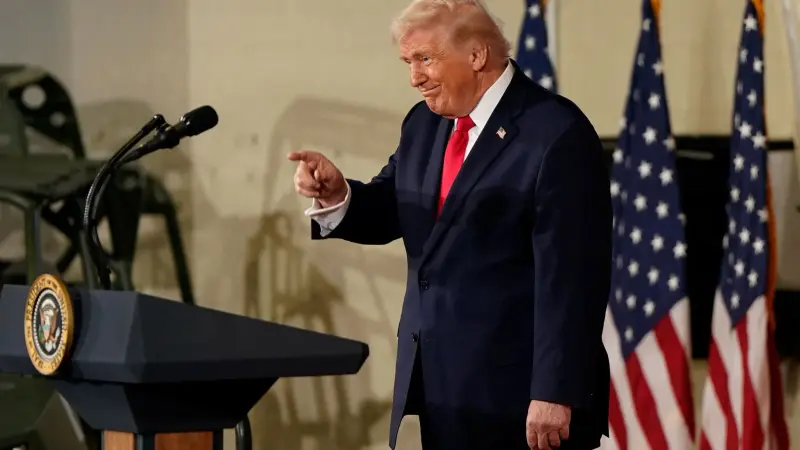 صور - "أسرت قلبي".. هدية ترامب لمادورو وغرينلاند بعيد الحب تشعل المنصات