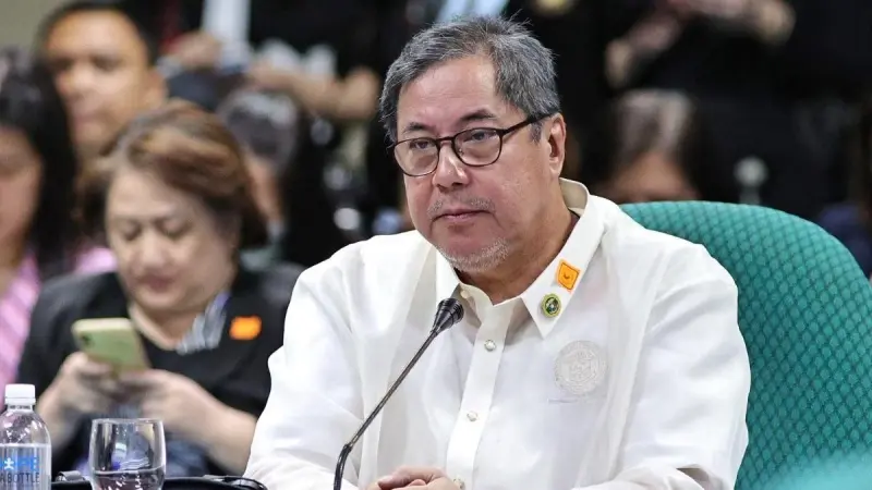 وزير الصحة الفلبيني يدق ناقوس الخطر بعد انتشار مخيف لمرض الإيدز