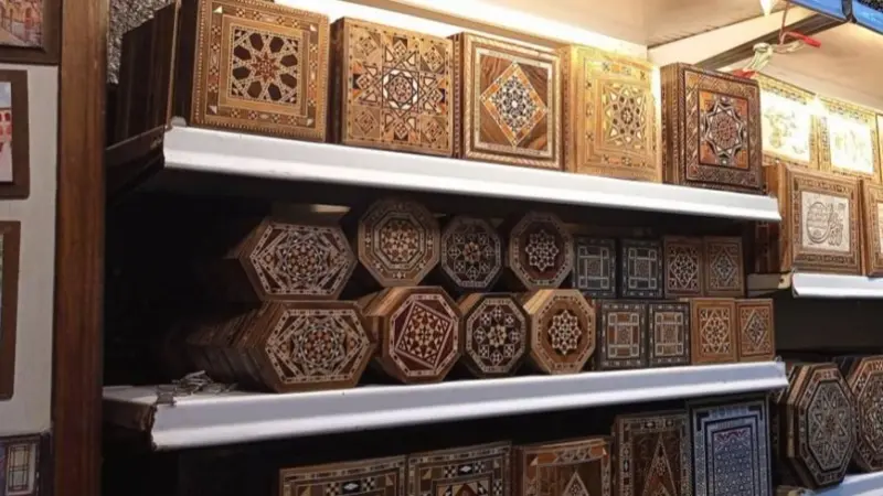 فيديو - تركيا.. حرف يدوية وصناعات قديمة سورية تجد رواجا لدى السياح