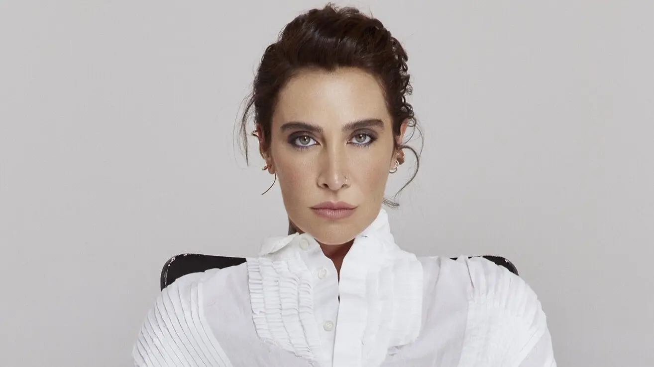 المغنية سيلا غينتش أوغلو من أبرز نجوم حملة التوقيف في تركيا (إكس) المغنية سيلا غينتش أوغلو من أبرز نجوم حملة التوقيف في تركيا (إكس)