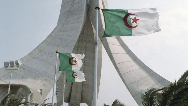 متى المولد النبوي الشريف 2025 في الجزائر؟