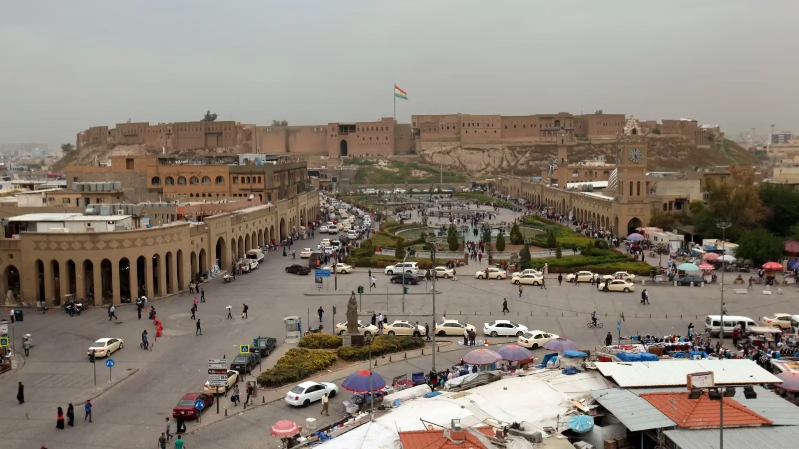 انفجار هز محيط مطار أربيل (رويترز) انفجار هز محيط مطار أربيل (رويترز)