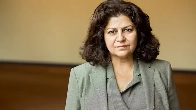 اغتيال ناشطة حقوقية في العراق.. من هي ينار محمد؟