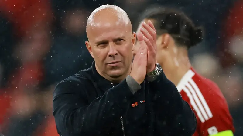 سلوت يكشف تطورات إصابة هوغو إيكيتيكي.. ويعبر عن حسرته بعد إقصاء ليفربول القاري