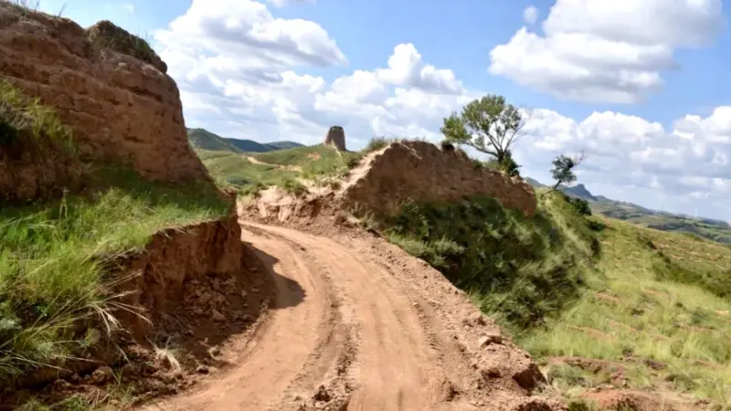 السلطات الصينية تعتقل شخصين لتخريبهما سور الصين العظيم