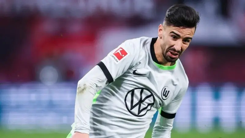 ما سبب صعوبة انتقال الجزائري محمد الأمين عمورة إلى بنفيكا؟