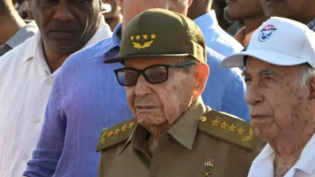 related_news_inside_blogsترامب يلوّح بالخيار العسكري.. هل يكرر سيناريو مادورو في كوبا؟