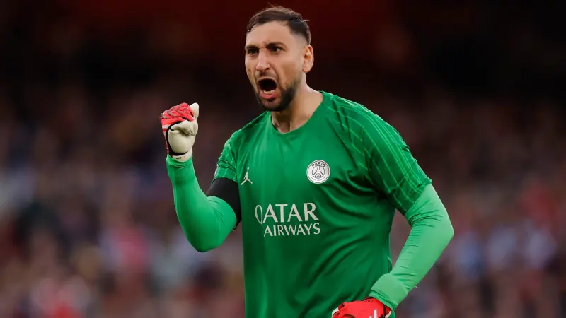 وكيل دوناروما ينتقد إنريكي ويهدد باريس سان جيرمان بالتصعيد