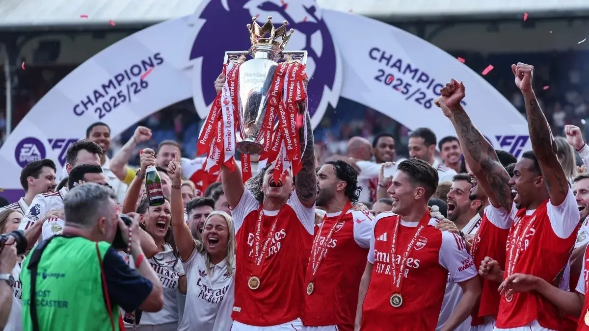 أرسنال يدافع عن لقب الدوري الإنجليزي الممتاز (رويترز) أرسنال يدافع عن لقب الدوري الإنجليزي الممتاز (رويترز)