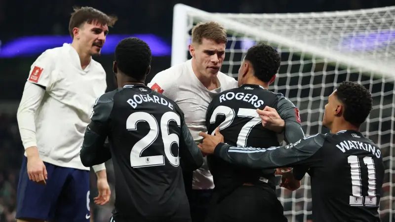 فيديو - توماس فرانك يهاجم واتكينز عقب سقوط توتنهام أمام أستون فيلا