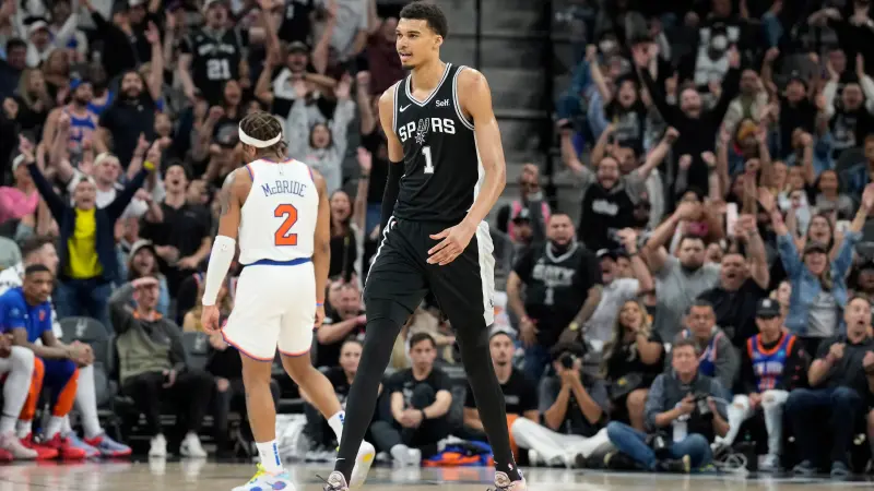 دوري السلة الأميركي - العملاق الفرنسي ويمبانياما يقود سبيرز لفوز مثير على بولز