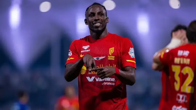 رونالدو وكينيونيس يشعلان سباق ترتيب هدافي الدوري السعودي