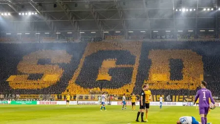 related_news_inside_blogsفيديو - الشرطة الألمانية تفتح تحقيقا بعد فوضى جماهيرية خلال مباراة كرة قدم