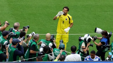 related_news_inside_blogsكأس العالم 2026 - فيديو: والدة فوزينيا حاضرة في احتفال كاب فيردي بهدفها التاريخي الأول