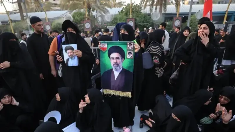 خامنئي يجري تغييرات واسعة في القيادات العسكرية الإيرانية