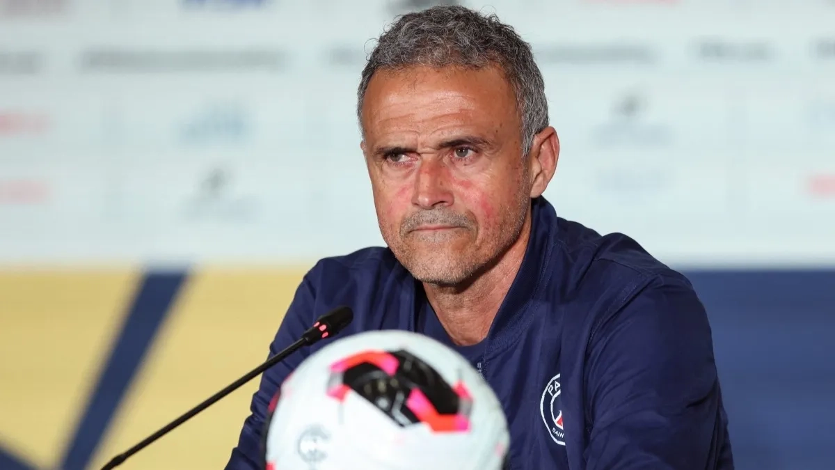 لويس إنريكي لـ"المشهد": باريس سان جيرمان أصبح فريقًا مرجعيًا والتحدي هو البقاء في القمة 