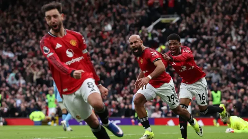 جماهير مانشستر يونايتد تنظم مسيرة احتجاجية قبل مواجهة فولهام