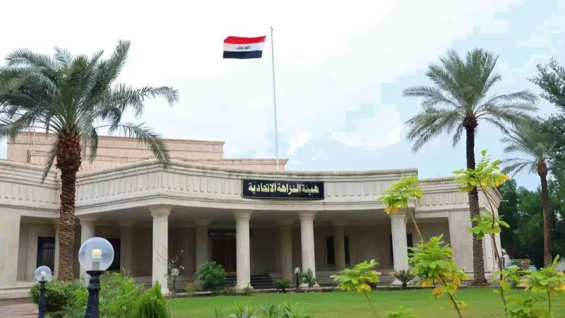 العراق.. التحقيق في تقاضي رئيس هيئة النزاهة رشاوى