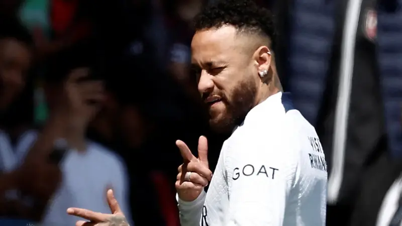 نيمار يصدم إدارة باريس سان جيرمان.. وبرشلونة يفتح أبوابه