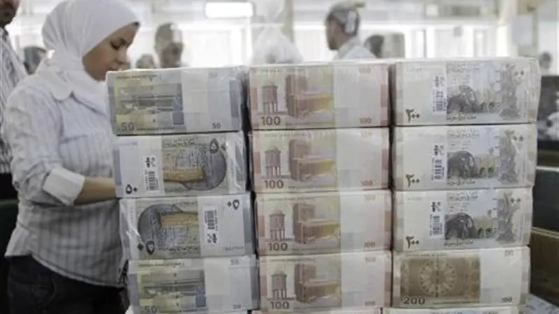 سعر الدولار مقابل الليرة السورية اليوم الجمعة 12/6/2026.. حذر بالسوق السوداء