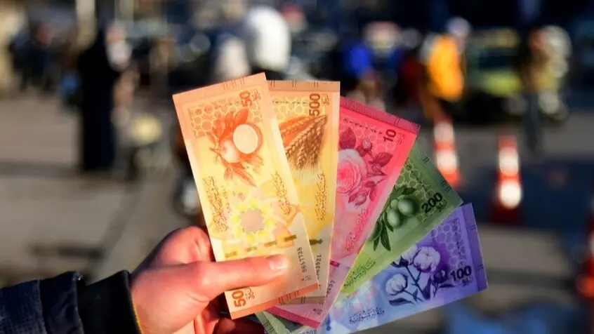 سعر الدولار الأميركي في سوريا نحو 129.75 ليرة سورية جديدة (رويترز) سعر الدولار الأميركي في سوريا نحو 129.75 ليرة سورية جديدة (رويترز)