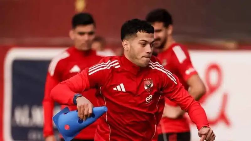 صورة تجمع إمام عاشور بنجل لاعب الزمالك تشعل تفاعلاً واسعًا