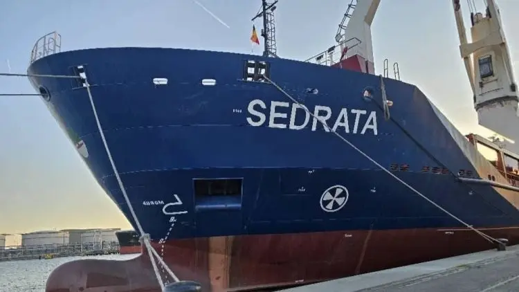 بعد احتجازها 3 أعوام.. السفينة سدراتة تعود إلى الجزائر