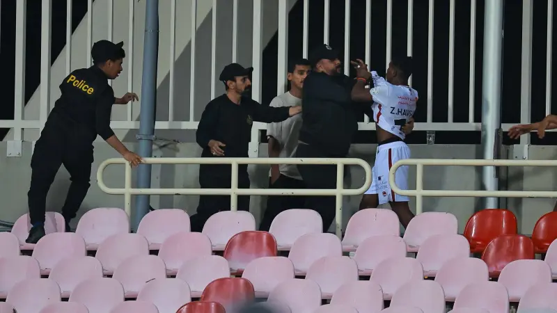 صور - اشتباك زكريا هوساوي.. ما القصة؟