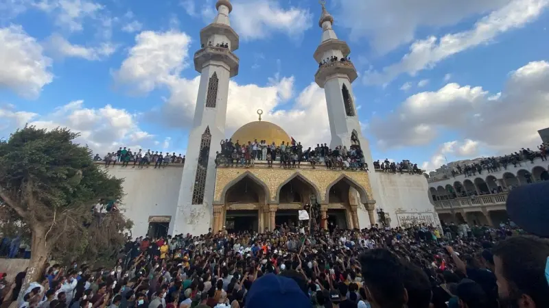 فيديو- ليبيا.. متظاهرون يضرمون النار في منزل عميد بلدية درنة