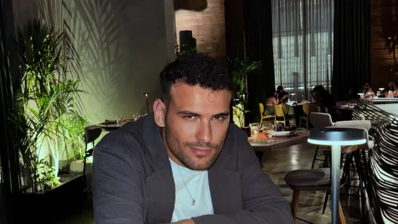 المطرب مسلم في صدارة الجدل بعد قرار الحجز على حساباته البنكية