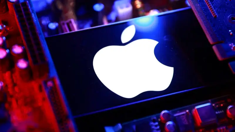 بلومبرغ: آبل تتجه لاستخدام نموذج غوغل للذكاء الاصطناعي لتحديث سيري