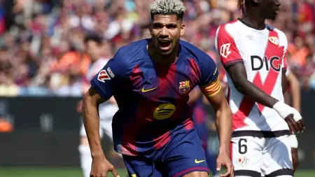 related_news_inside_blogsبرشلونة يعود لقاعدة اللعب المالي النظيف 1:1.. هل انتهت الأزمة المالية؟