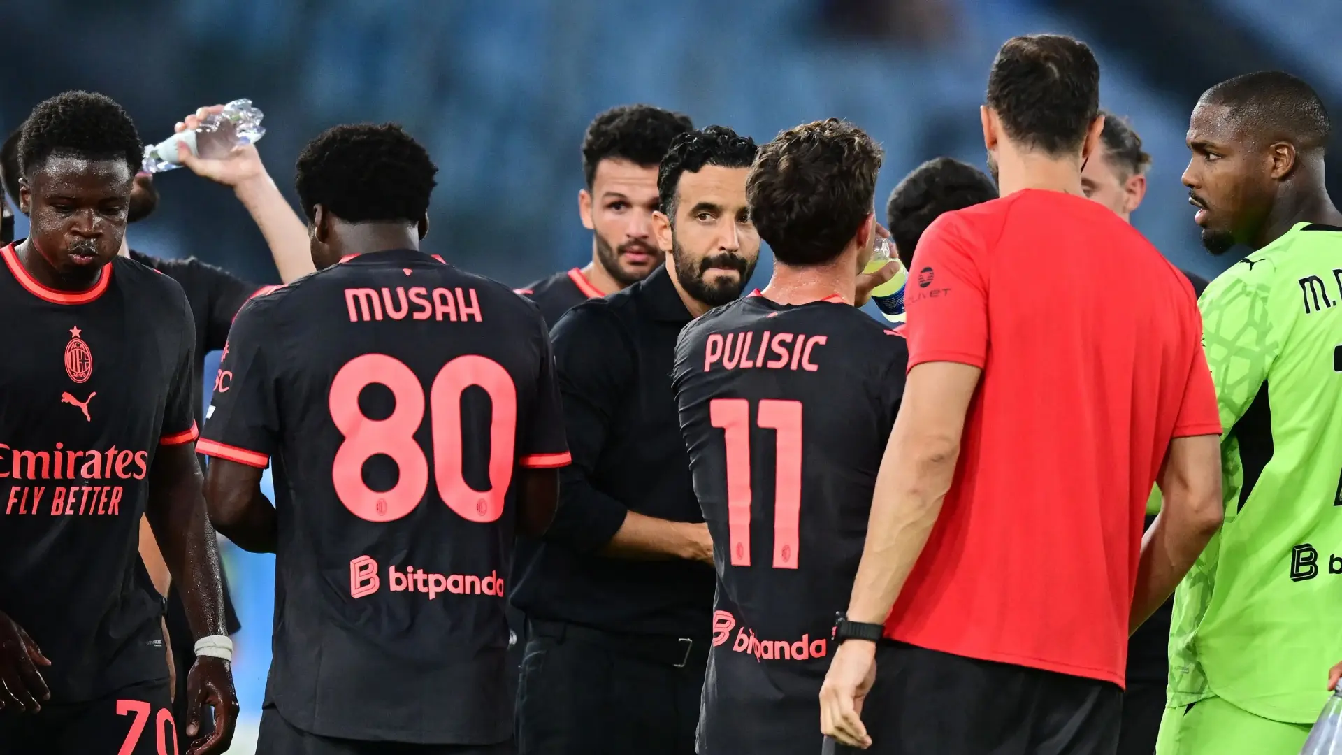 ميلان أمام اختبار صعب ضد بنفيكا في الدوري الأوروبي (رويترز) ميلان أمام اختبار صعب ضد بنفيكا في الدوري الأوروبي (رويترز)