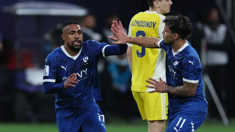 معلق مباراة الهلال والاتفاق.. اسم مرموق للقمّة الكلاسيكية