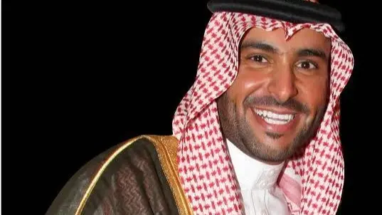 من هو يزيد الراجحي؟ ملياردير ينام في الشارع ويوزع الملايين عبر "سناب شات"